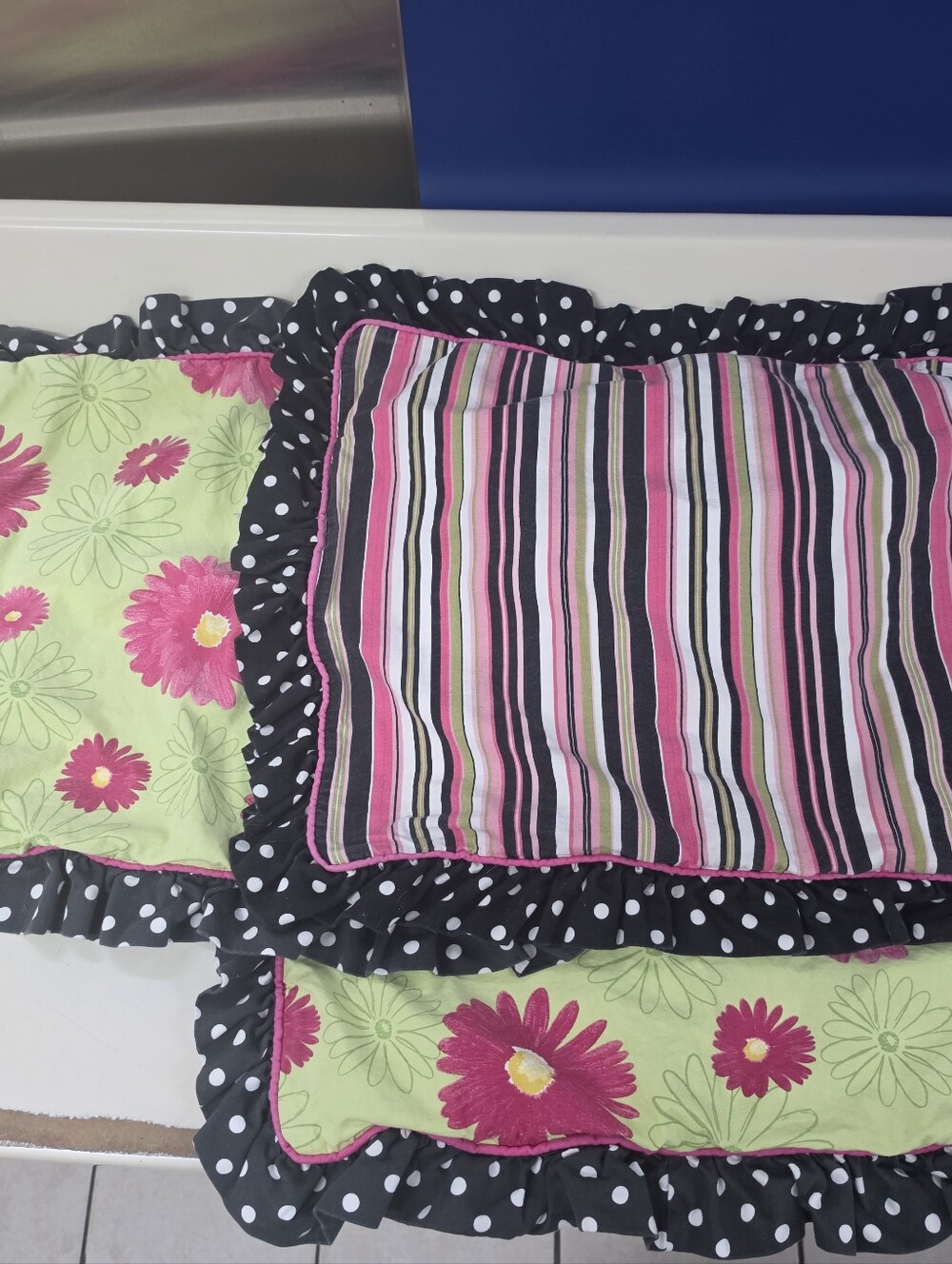 Beautiful Custom Made 5 Piece Twin Daybed Bedding